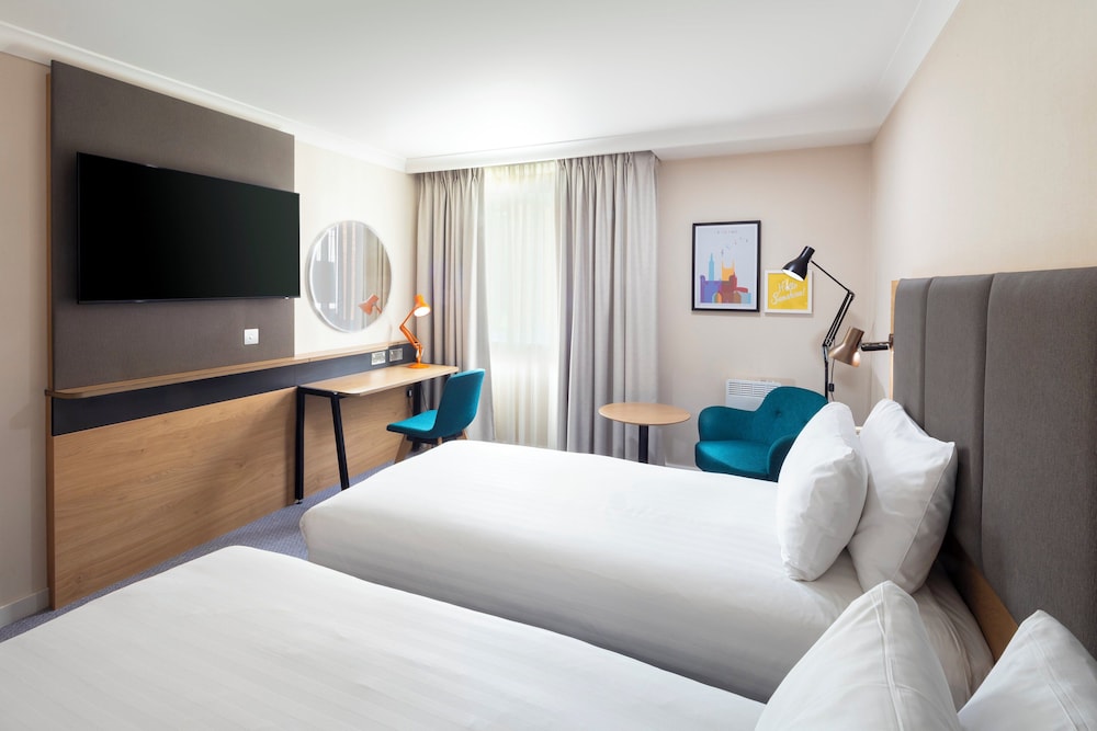 holiday inn london gatwick airport by ihg