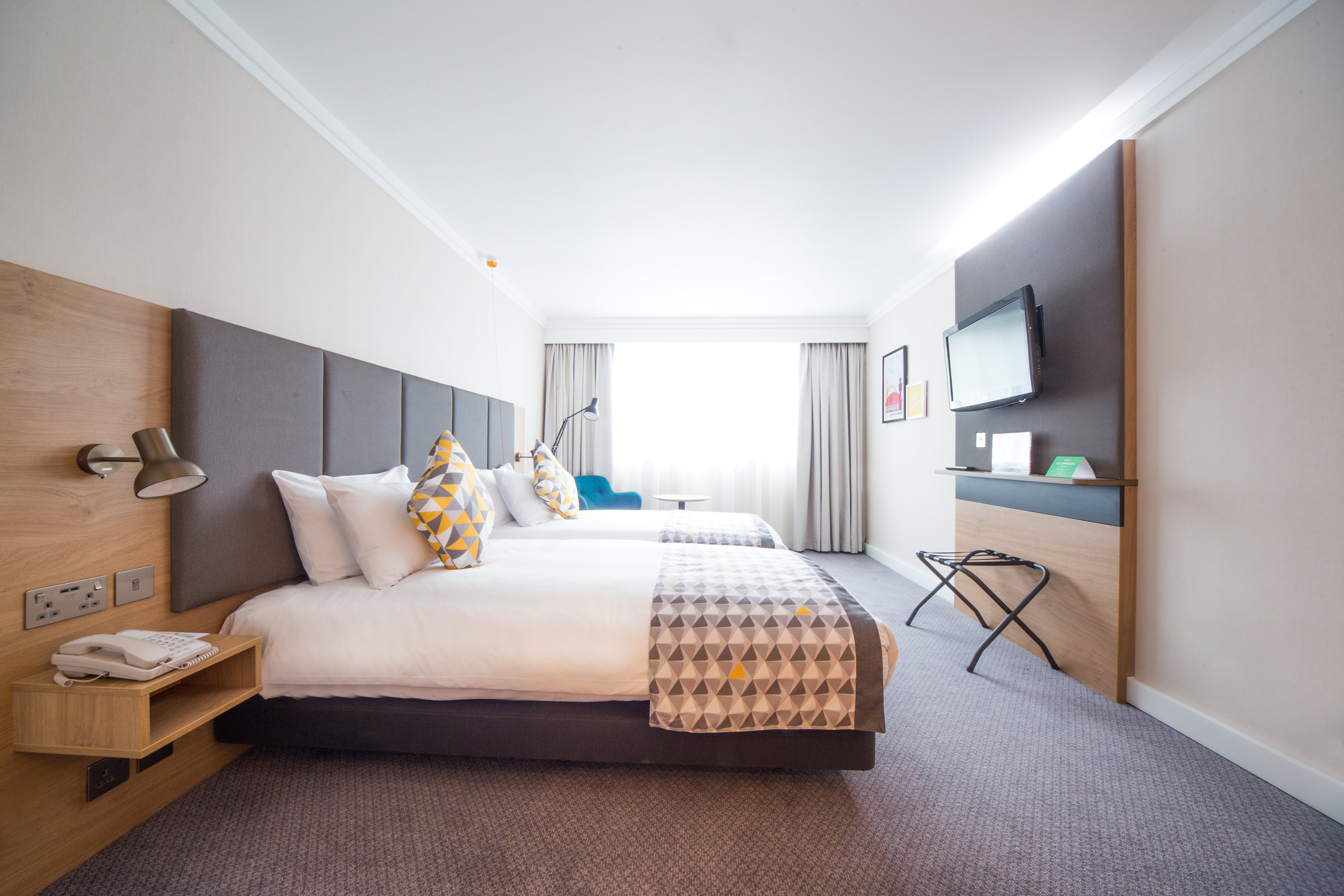 holiday inn london gatwick airport by ihg
