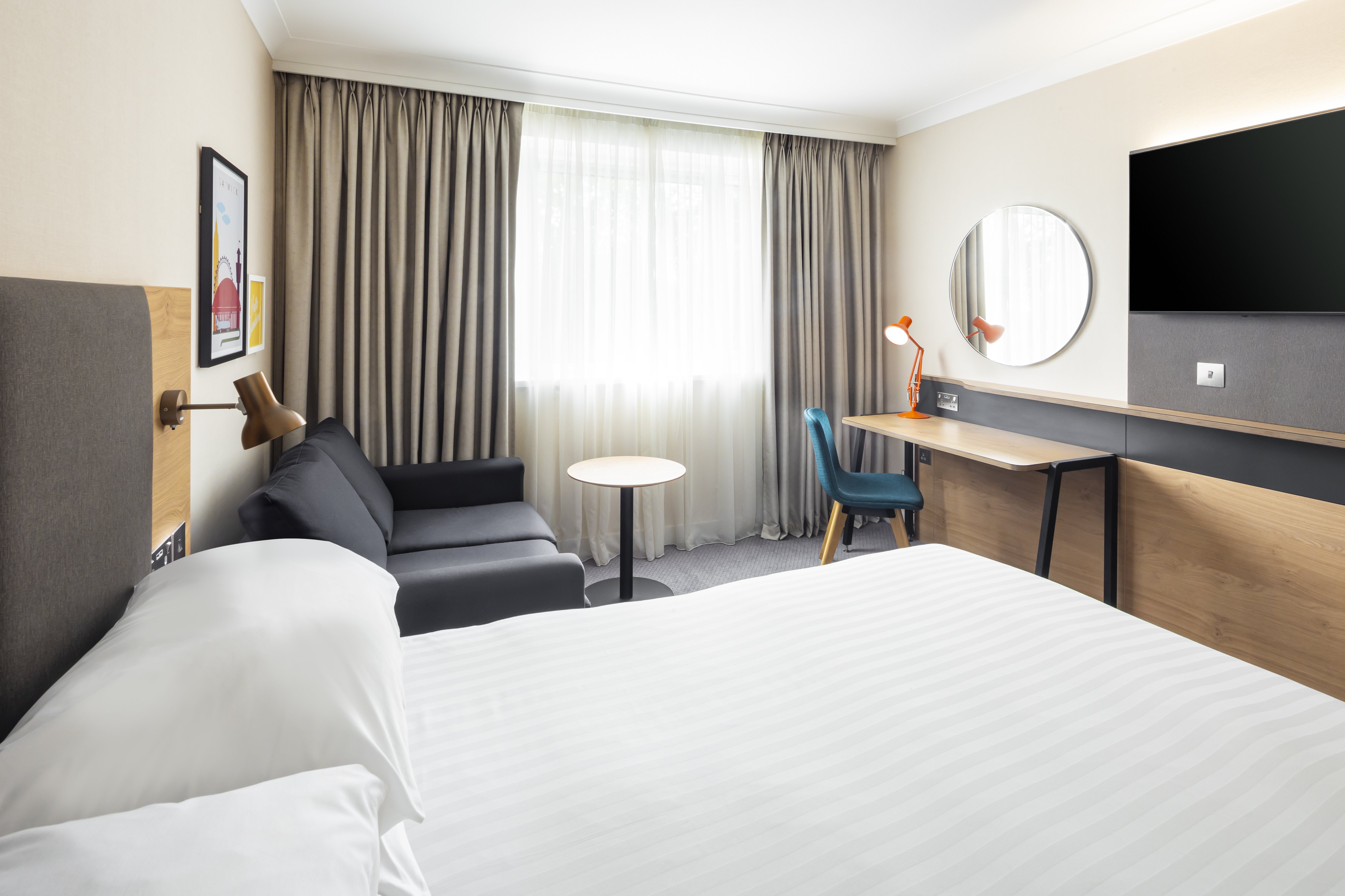 holiday inn london gatwick airport by ihg