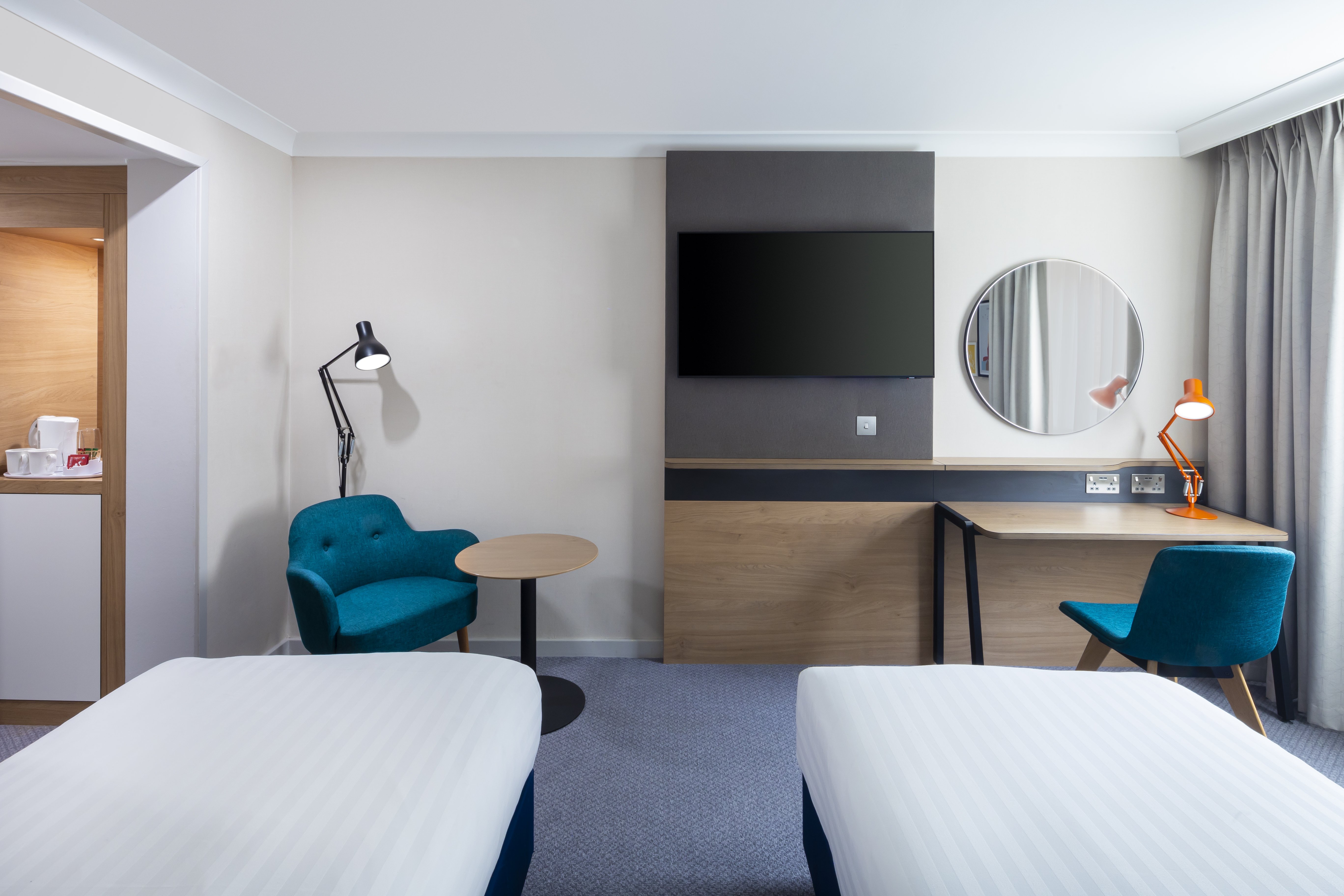 holiday inn london gatwick airport by ihg