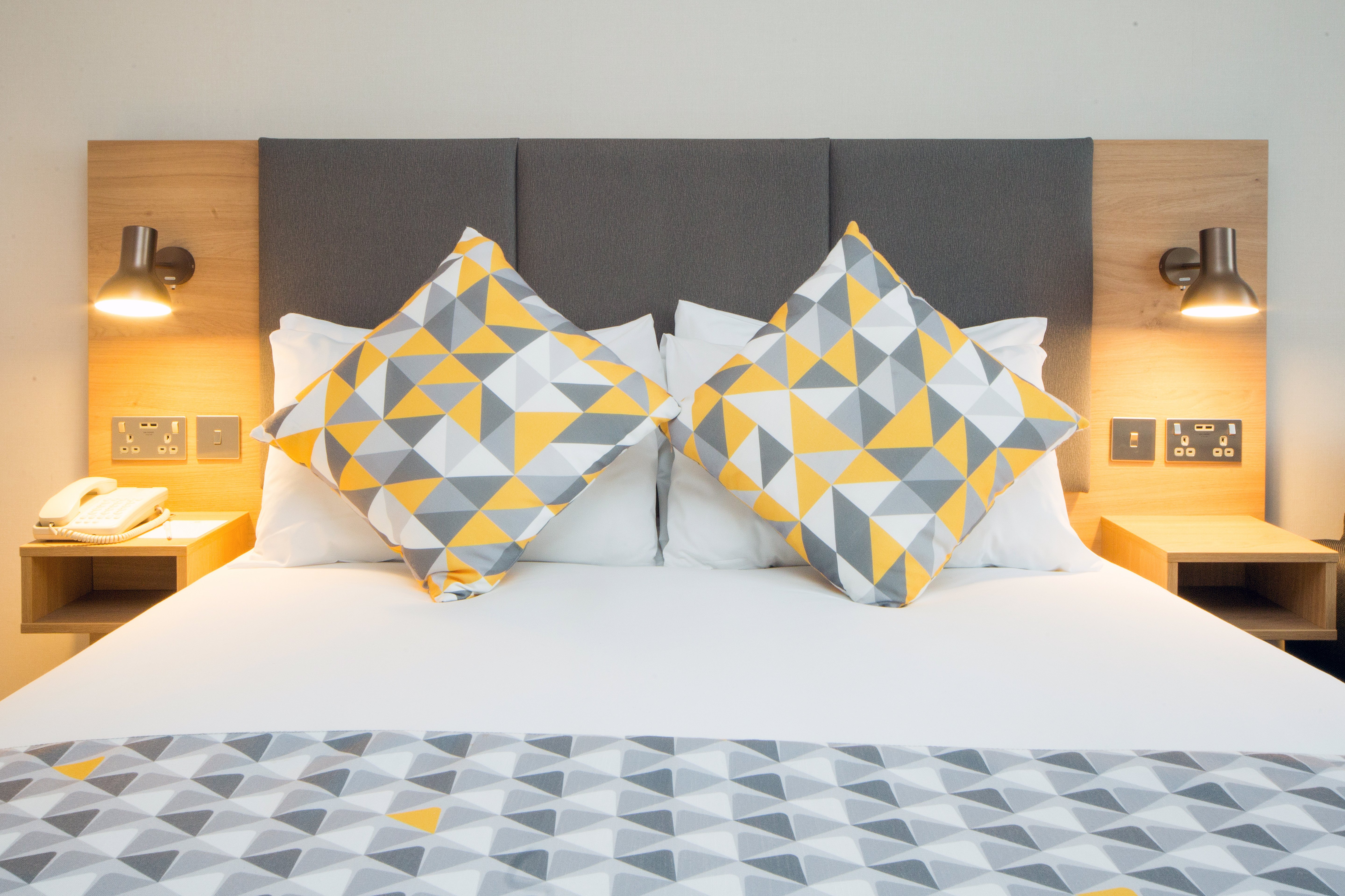 holiday inn london gatwick airport by ihg