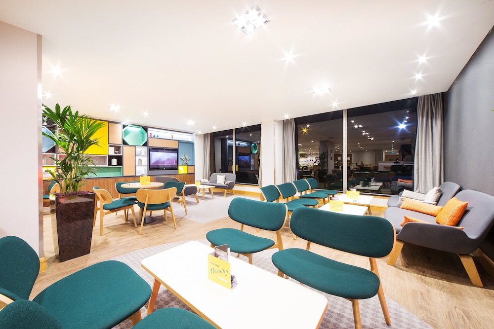 holiday inn london gatwick airport by ihg