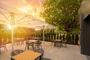 holiday inn london gatwick airport by ihg