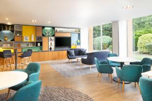 holiday inn london gatwick airport by ihg