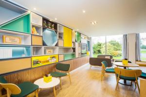 holiday inn london gatwick airport by ihg