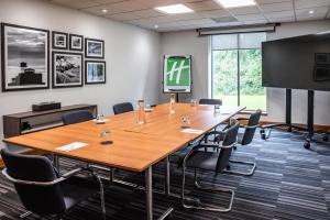 holiday inn london gatwick airport by ihg