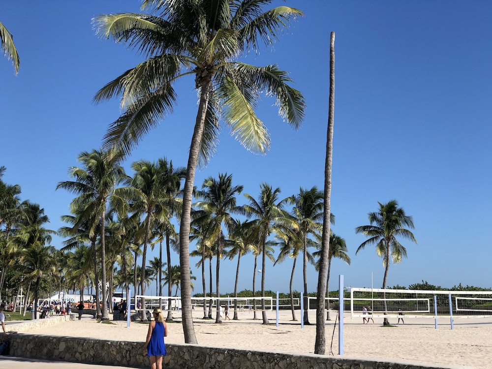 beacon hotel south beach