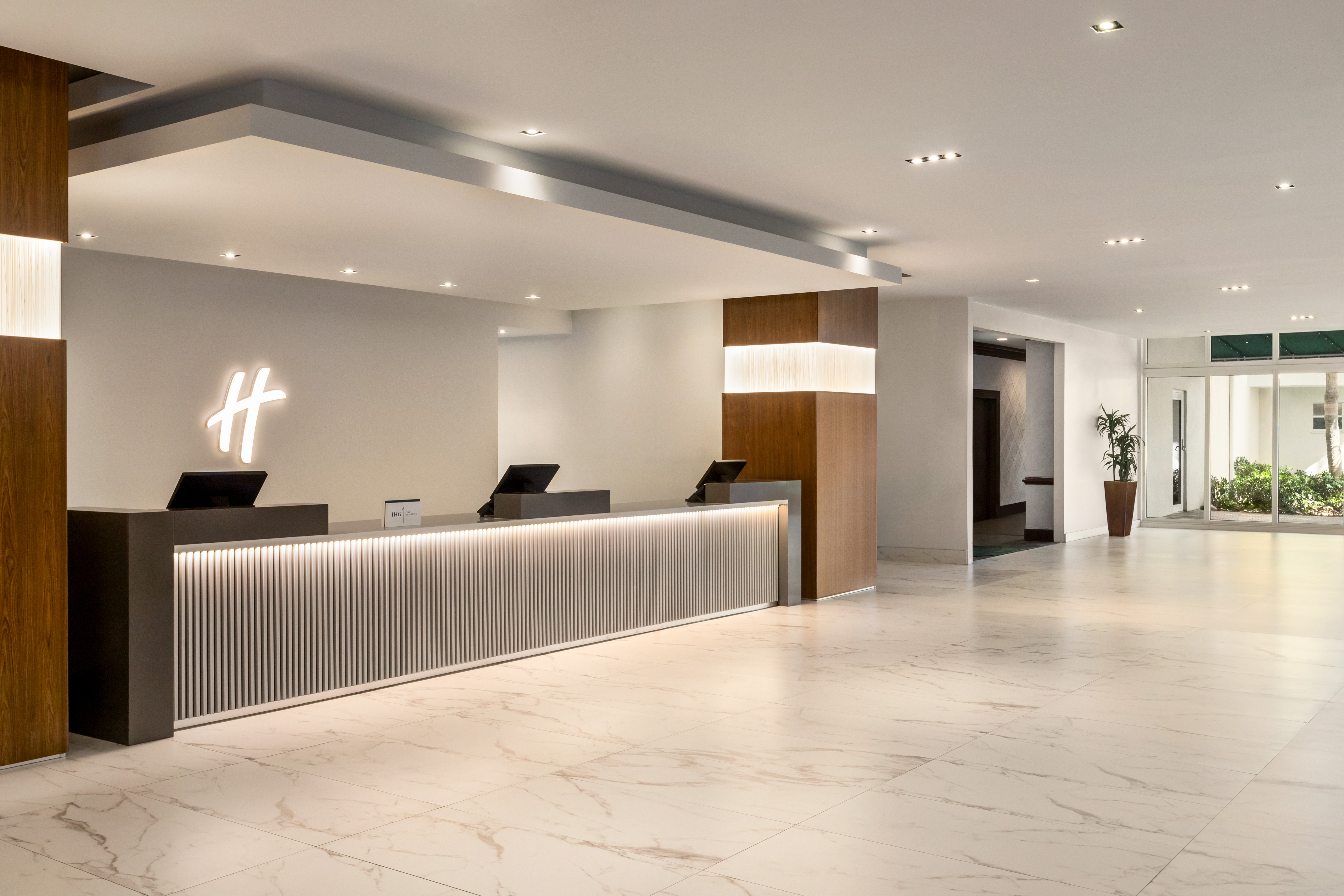 holiday inn miami beach oceanfront by ihg