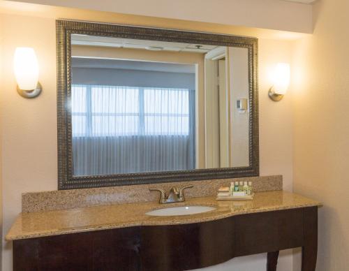 holiday inn miami beach oceanfront by ihg