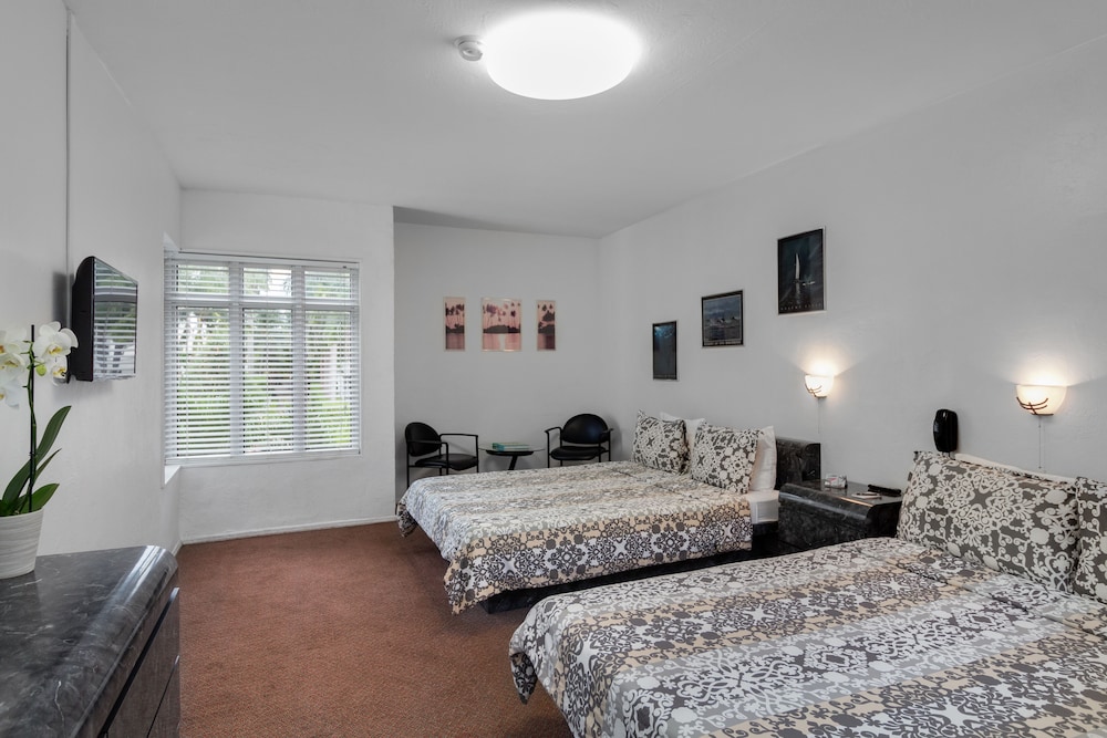 tropics hotel and hostel