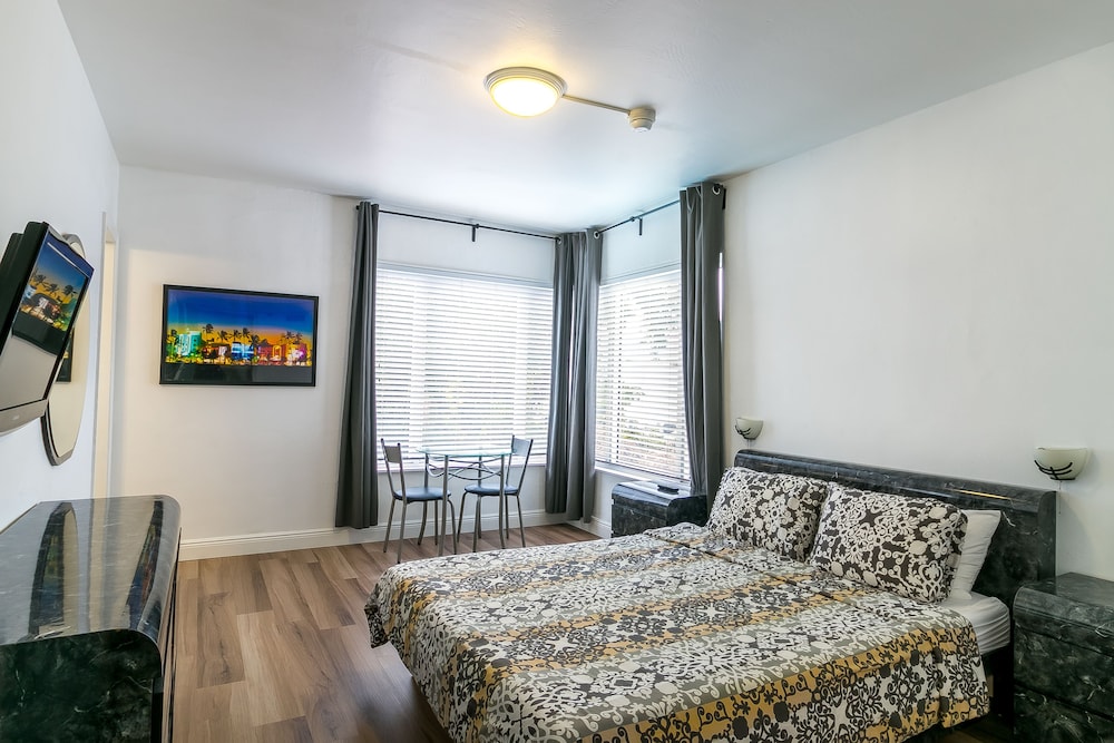 tropics hotel and hostel