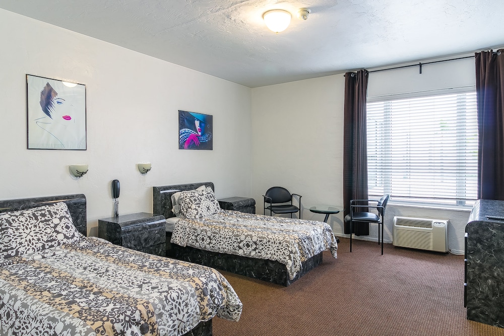 tropics hotel and hostel