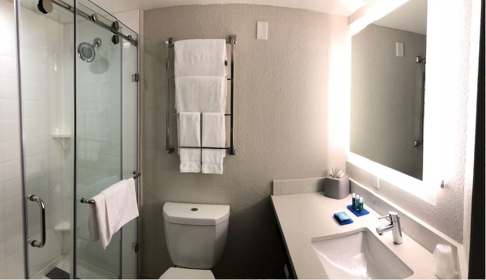 holiday inn express and suites miami hialeah by ihg