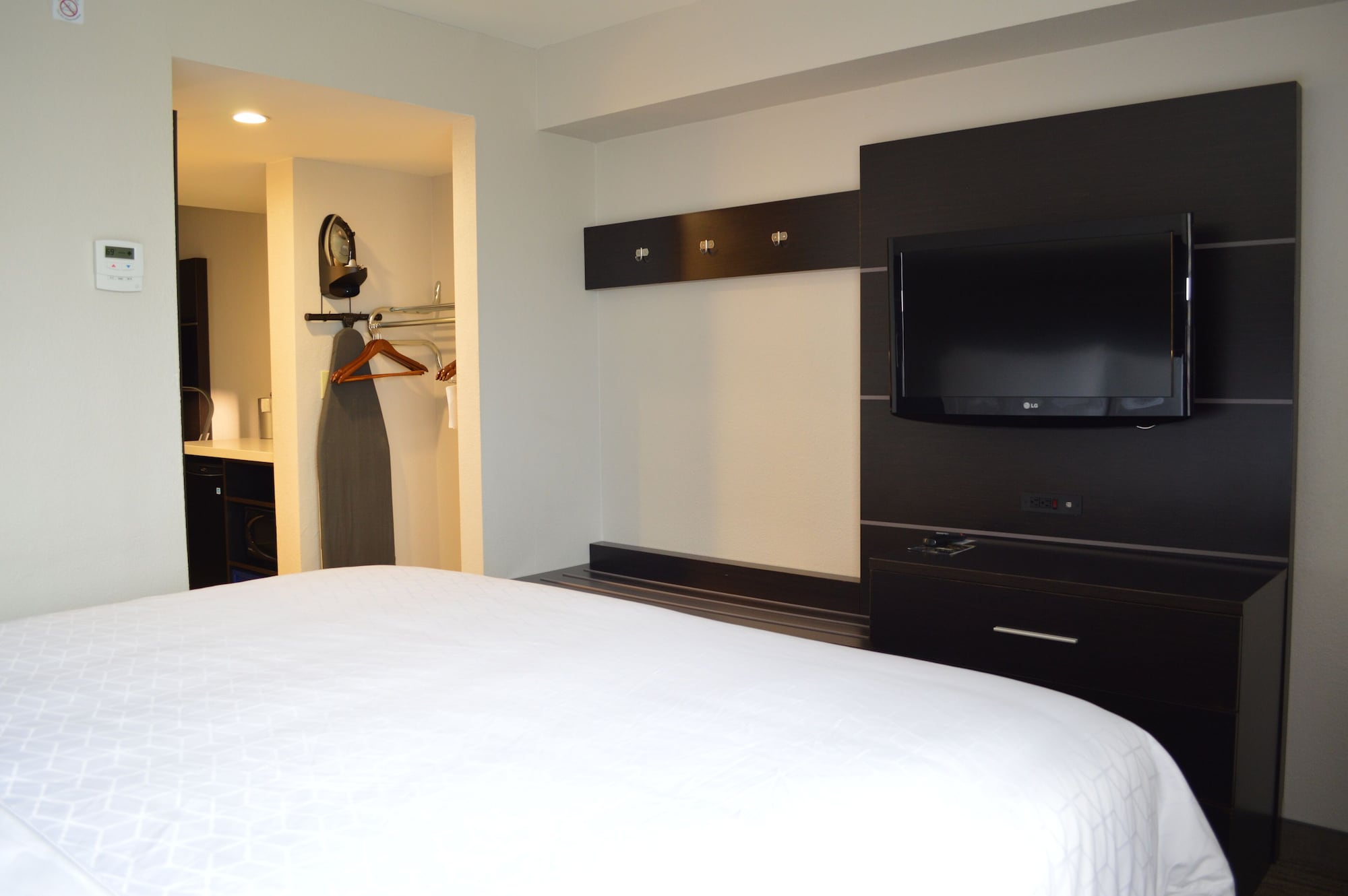 holiday inn express and suites miami hialeah by ihg