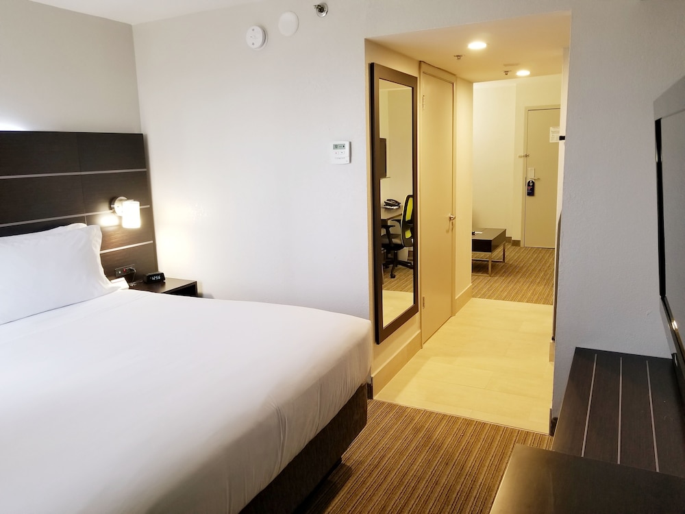 holiday inn express and suites miami hialeah by ihg
