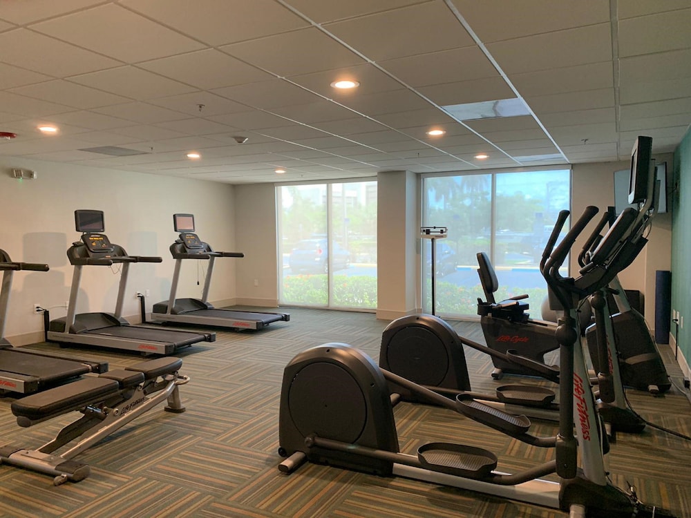 holiday inn express and suites miami hialeah by ihg