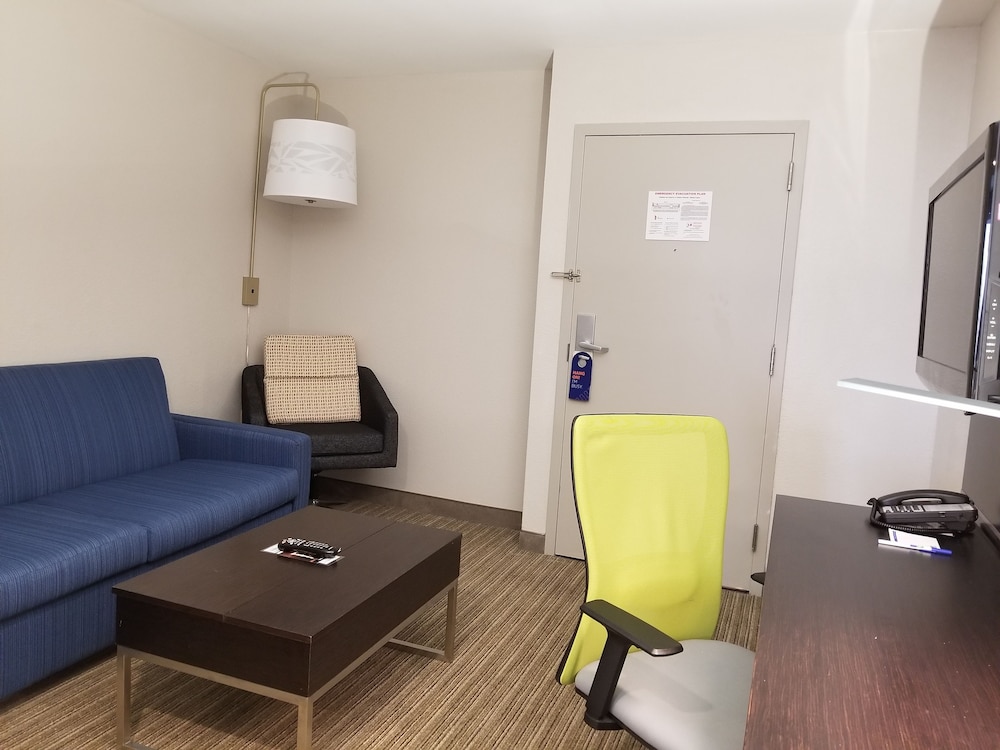 holiday inn express and suites miami hialeah by ihg