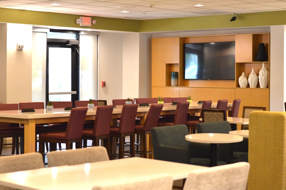 holiday inn express and suites miami hialeah by ihg
