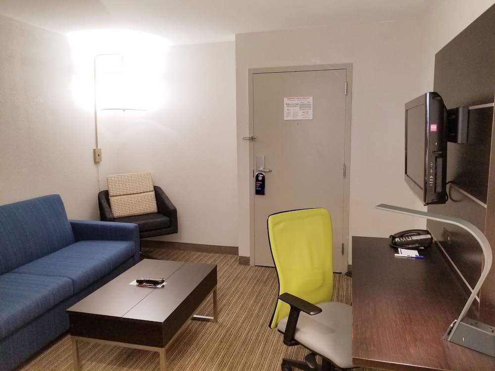 holiday inn express and suites miami hialeah by ihg