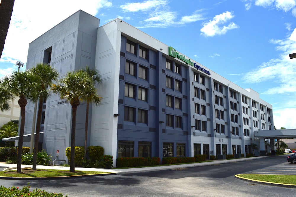holiday inn express and suites miami hialeah by ihg