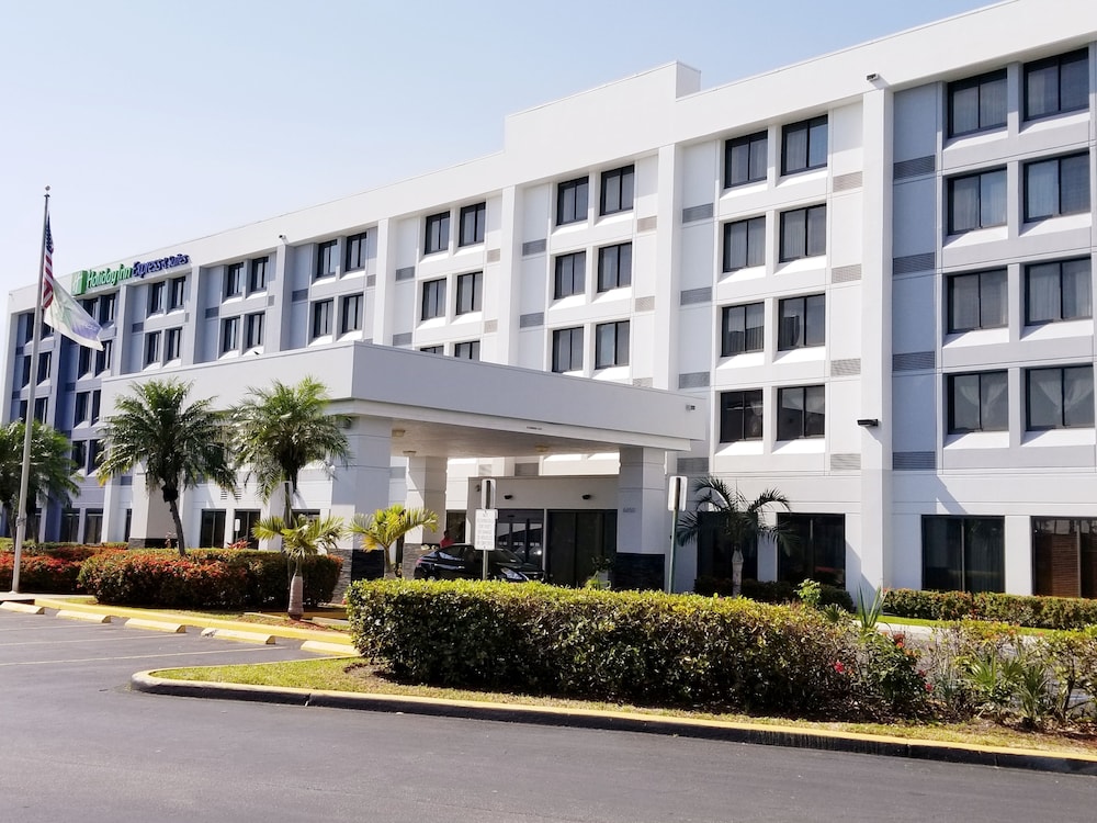 holiday inn express and suites miami hialeah by ihg