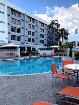 Holiday Inn Express & Suites Miami - Hialeah By Ihg,Miami>>Hialeah,3 star
