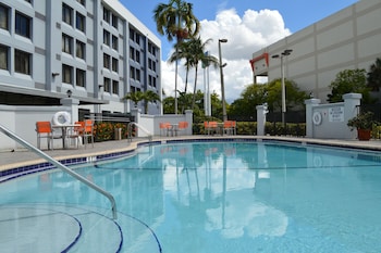 holiday inn express and suites miami hialeah by ihg
