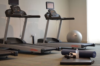 holiday inn express and suites miami hialeah by ihg