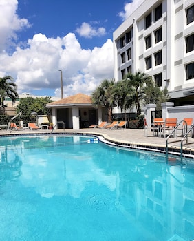 Holiday Inn Express & Suites Miami - Hialeah By Ihg,Miami>>Hialeah,3 star