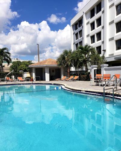 holiday inn express and suites miami hialeah by ihg