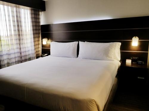 holiday inn express and suites miami hialeah by ihg