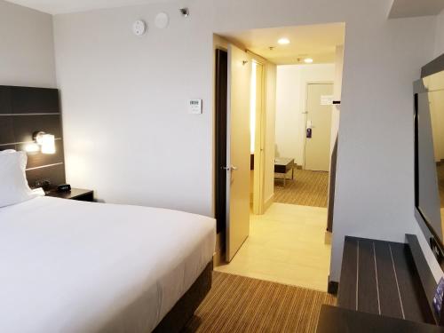 holiday inn express and suites miami hialeah by ihg