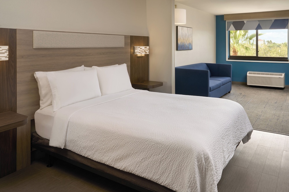 holiday inn express and suites kendall east miami by ihg