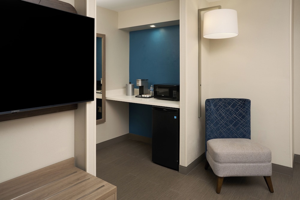 holiday inn express and suites kendall east miami by ihg