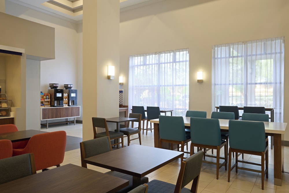 holiday inn express and suites kendall east miami by ihg