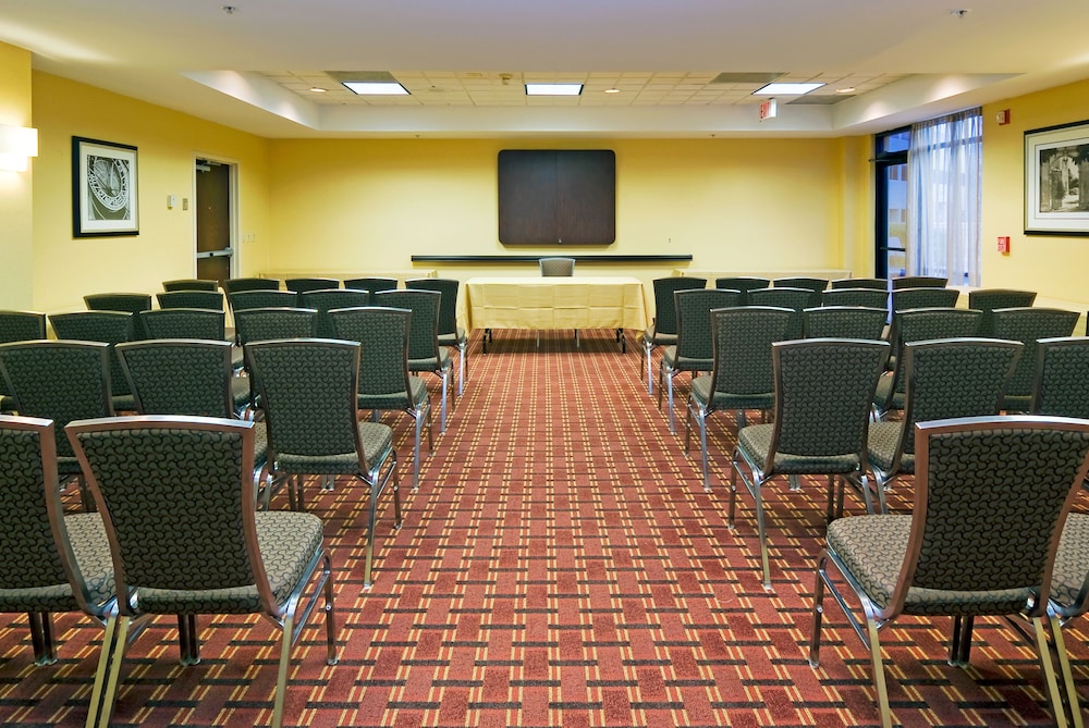 holiday inn express and suites kendall east miami by ihg