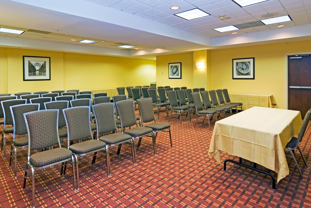 holiday inn express and suites kendall east miami by ihg