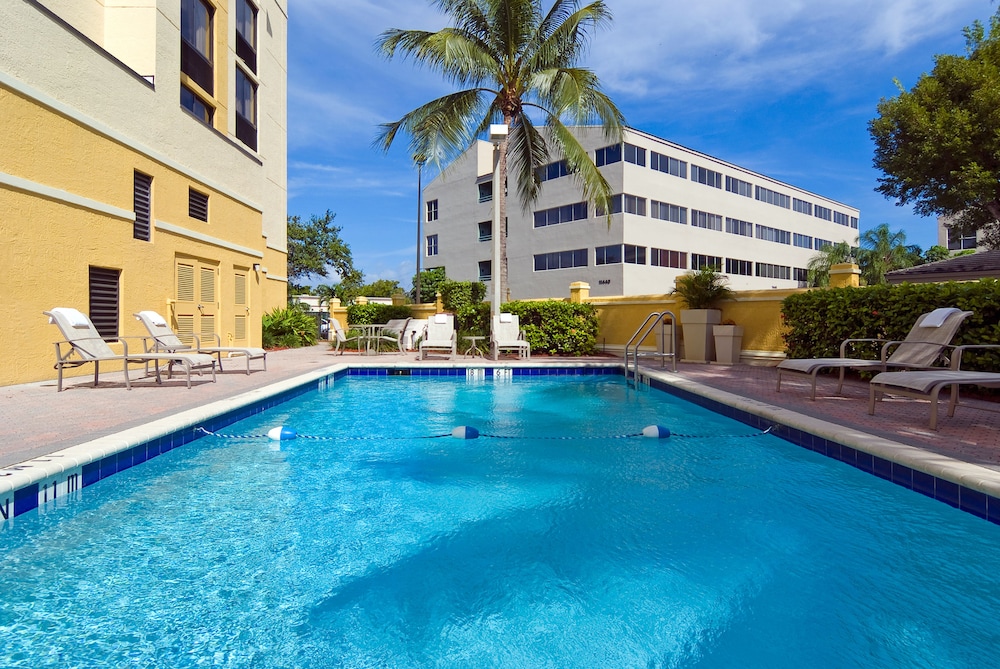 holiday inn express and suites kendall east miami by ihg