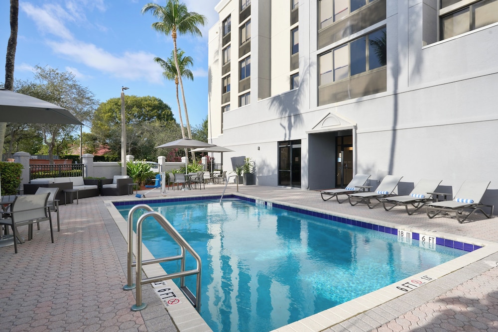 holiday inn express and suites kendall east miami by ihg