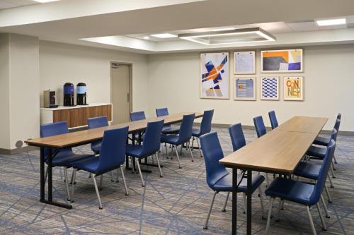 holiday inn express and suites kendall east miami by ihg