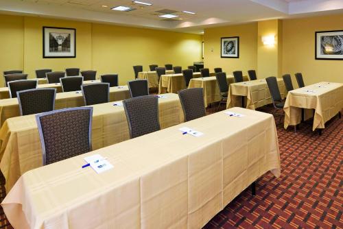 holiday inn express and suites kendall east miami by ihg