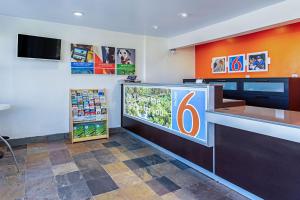 motel 6 pendleton or west