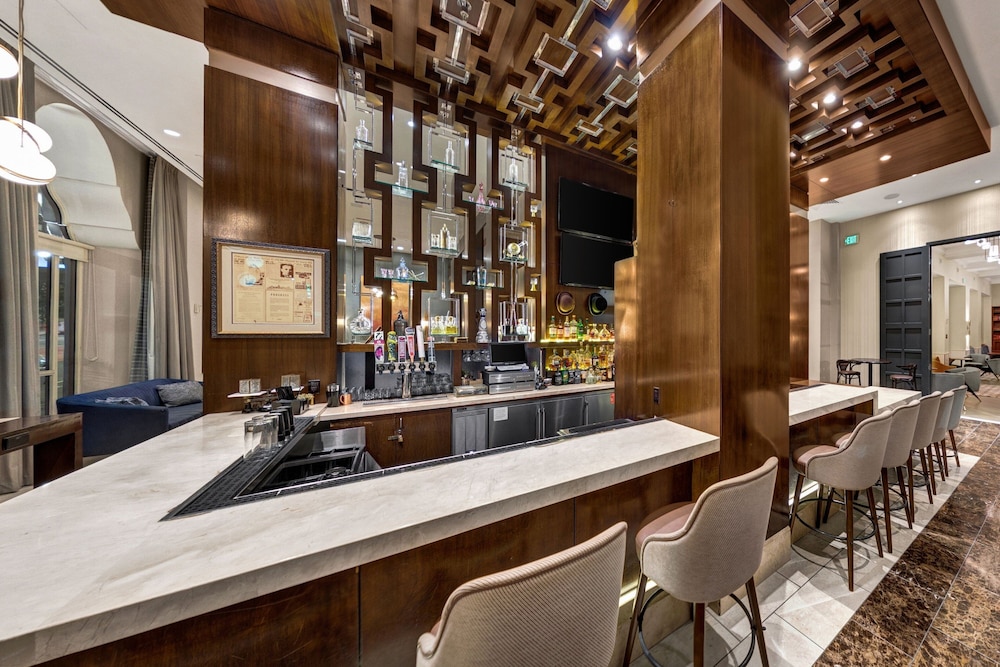hotel adagio autograph collection