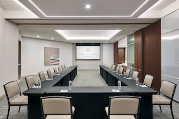 Hotel Chicago Downtown, Autograph Collection By Marriott,Crawford>>Chicago,4 star