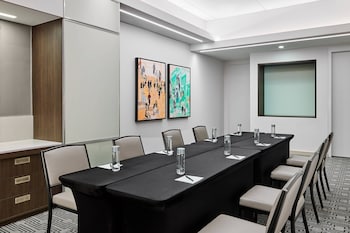 Hotel Chicago Downtown, Autograph Collection By Marriott,Crawford>>Chicago,4 star