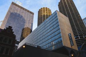 hotel chicago downtown autograph collection by marriott