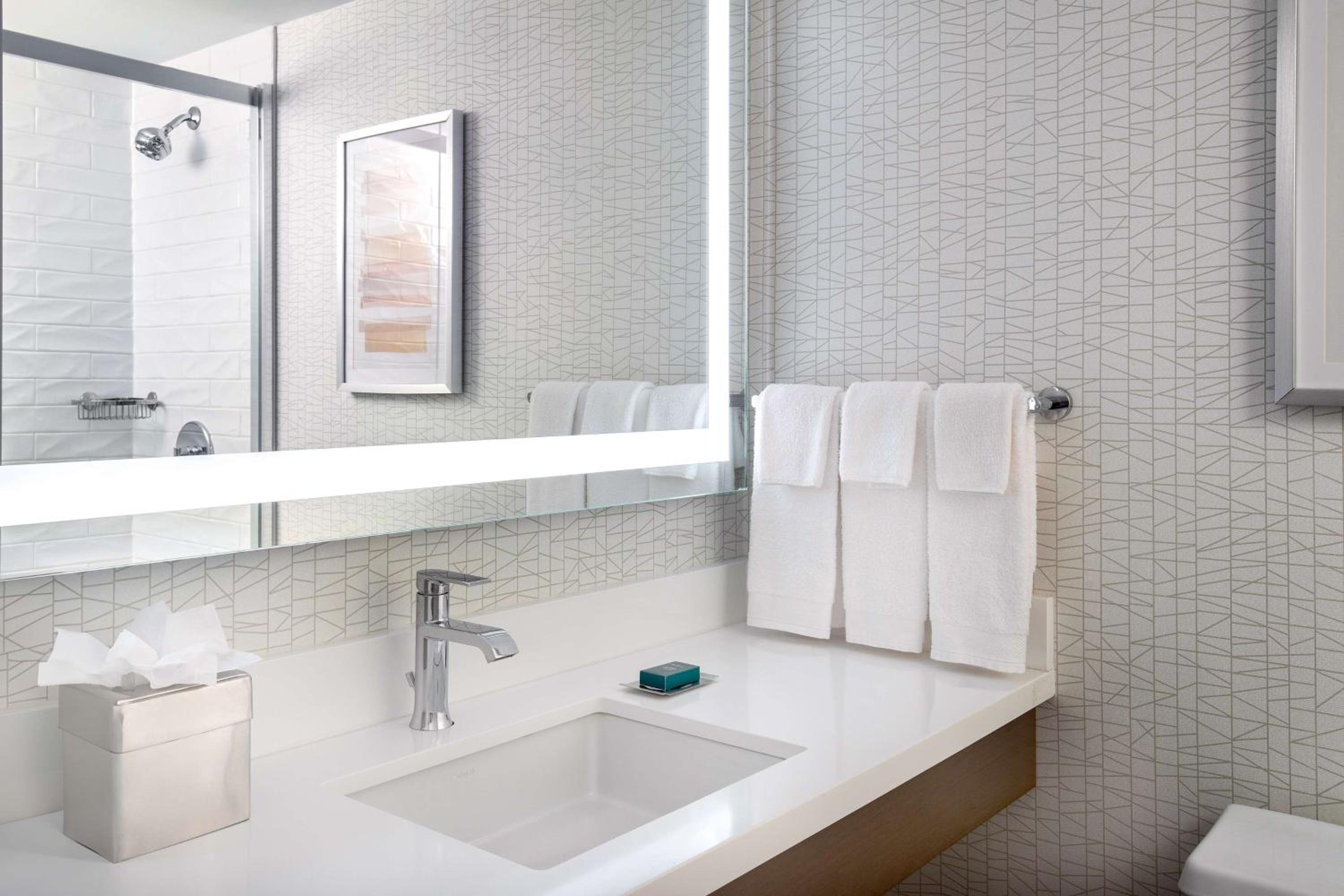 doubletree by hilton chicago north shore conference center