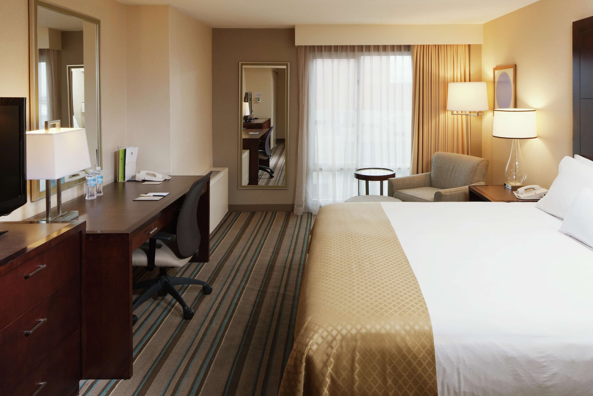 doubletree by hilton chicago north shore conference center