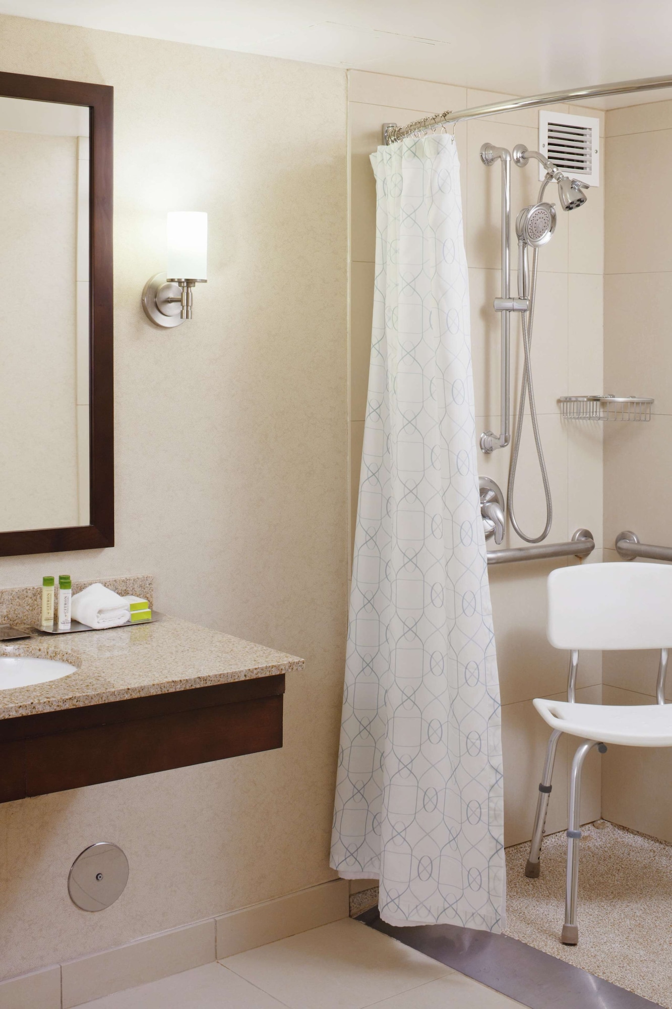 doubletree by hilton chicago north shore conference center