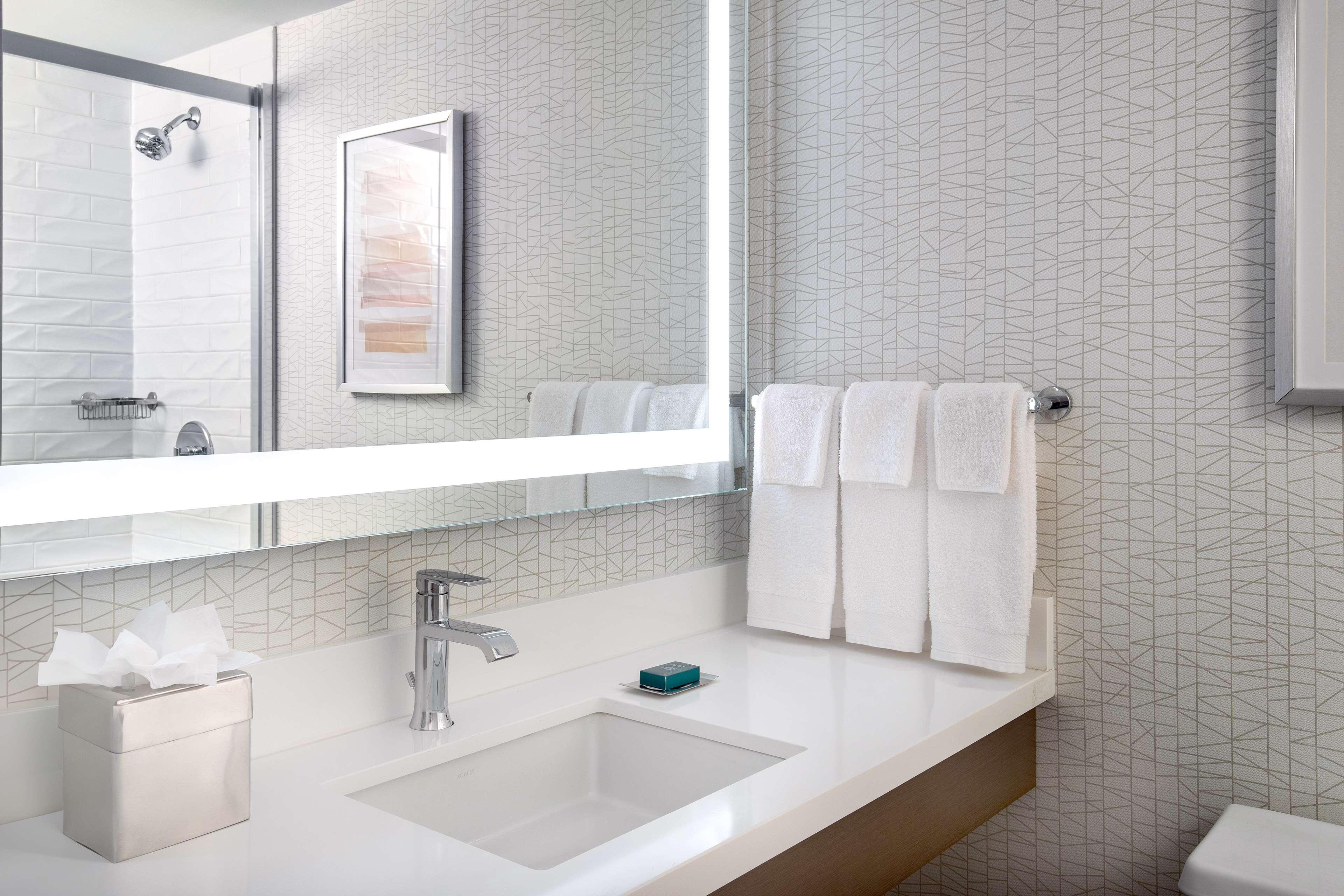 doubletree by hilton chicago north shore conference center